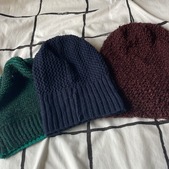 Beanie bundle! Winter hats stay warm - Picture 6 of 11